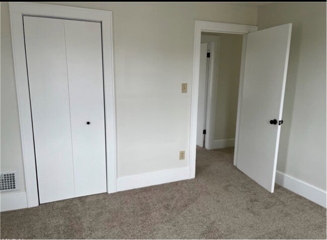 Building Photo - 201 Hollywood Blvd