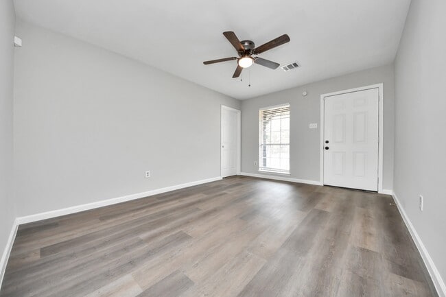 Building Photo - 4114 Fairgreen Ln
