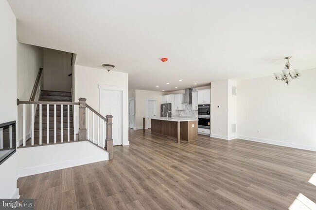 Building Photo - 356 Evermore Ln