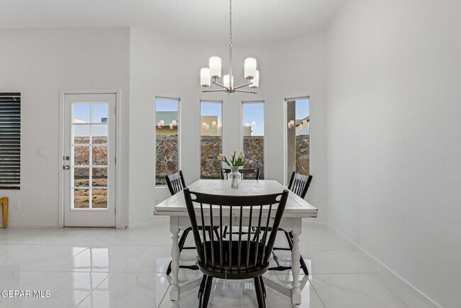 Building Photo - 13808 Paseo Sereno Dr