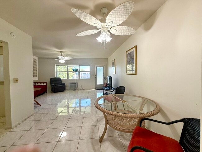 Building Photo - 62 Norwich C