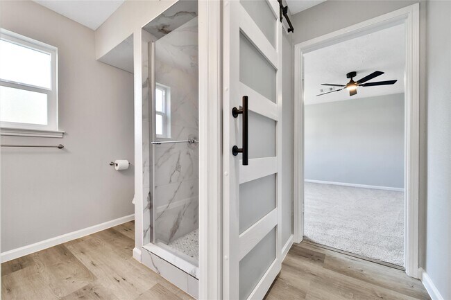 Building Photo - 12826 Rolling Valley Dr