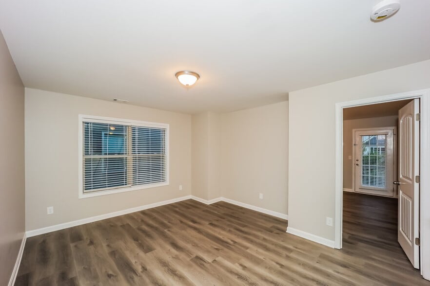 Building Photo - 4495 Favored Way