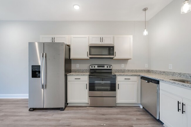Building Photo - 22 Highland Blf Wy