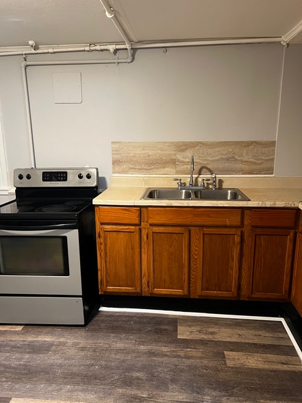 KITCHEN - 516 4th St