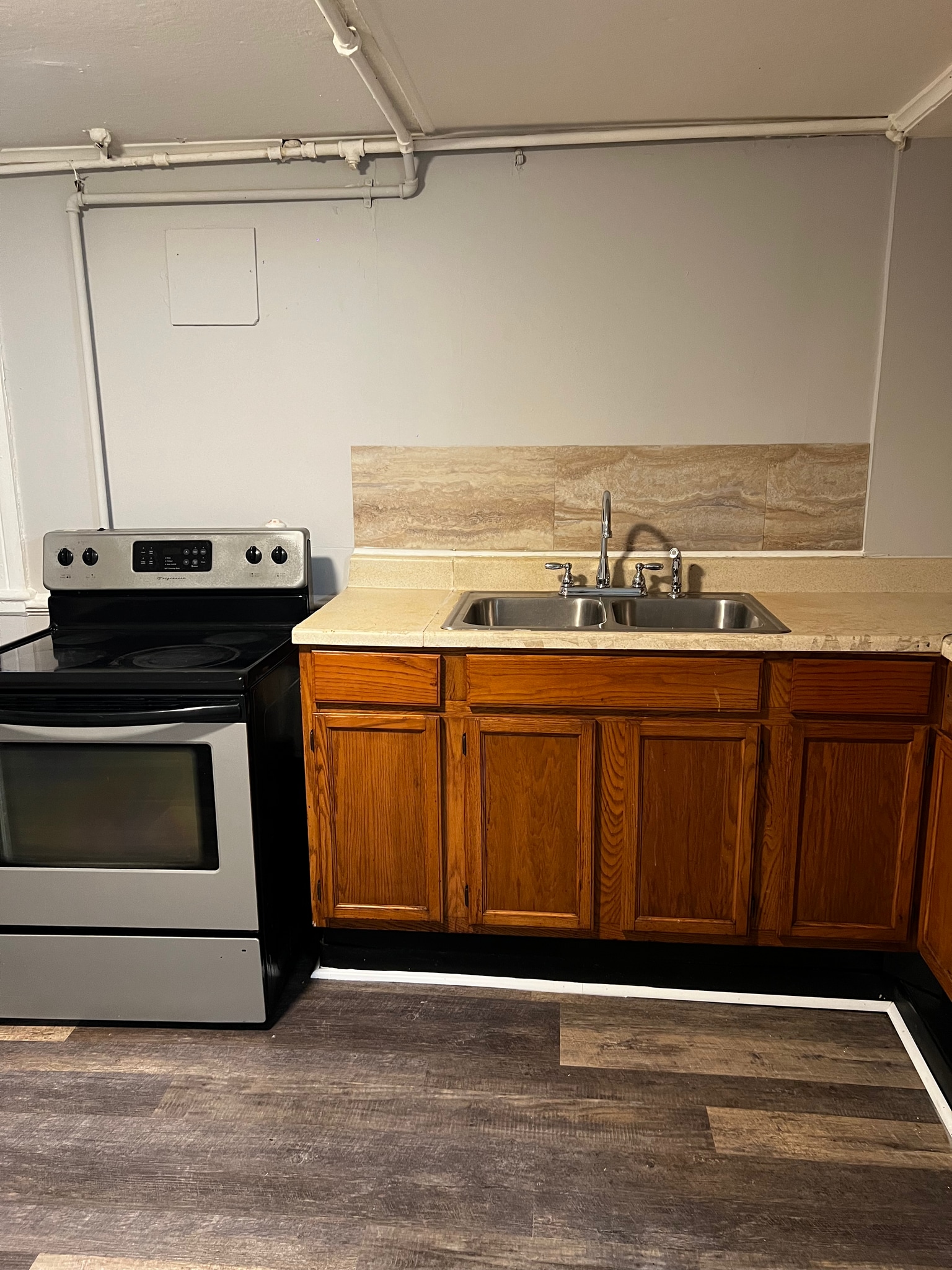 KITCHEN - 516 4th St