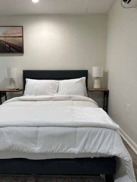 Building Photo - 13106 Wellford Dr