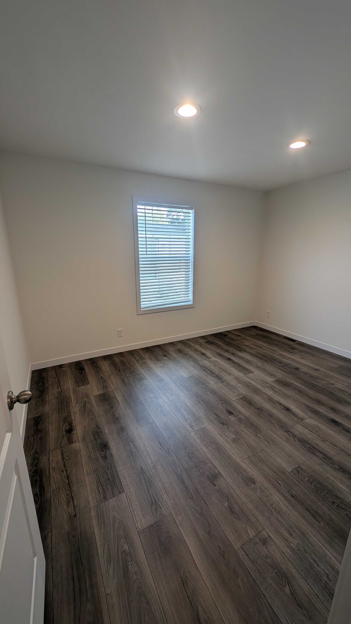 Building Photo - 9383 Evergreen Dr