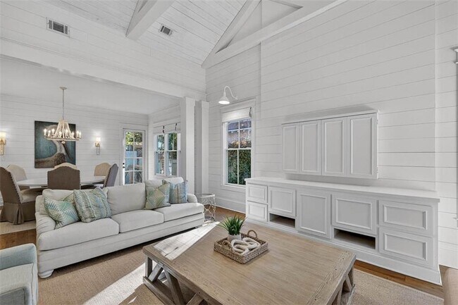 Building Photo - 1030 Village Oaks Ln