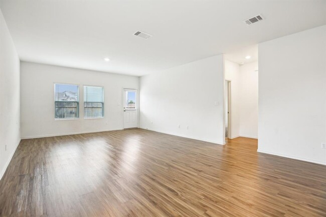 Building Photo - 13612 Buckalew St