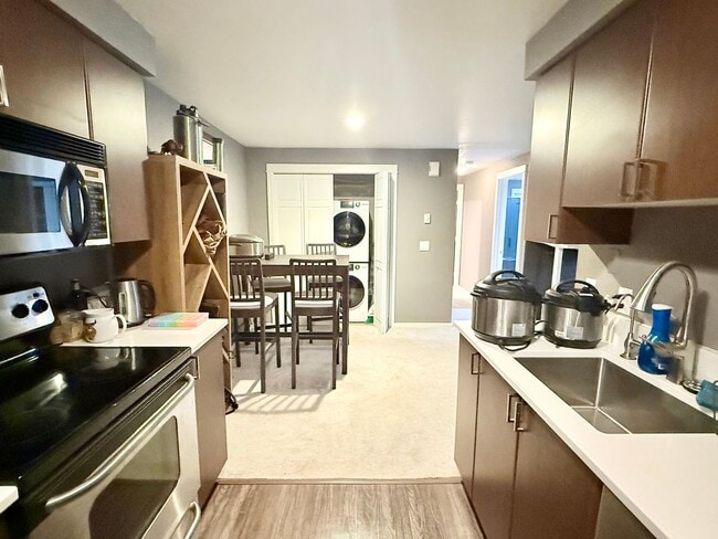 Building Photo - Gallery Condominium - Downtown Kirkland