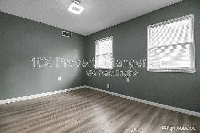 Building Photo - 2918 Azelda St