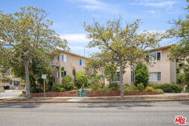 Building Photo - 1366 S Beverly Glen Blvd