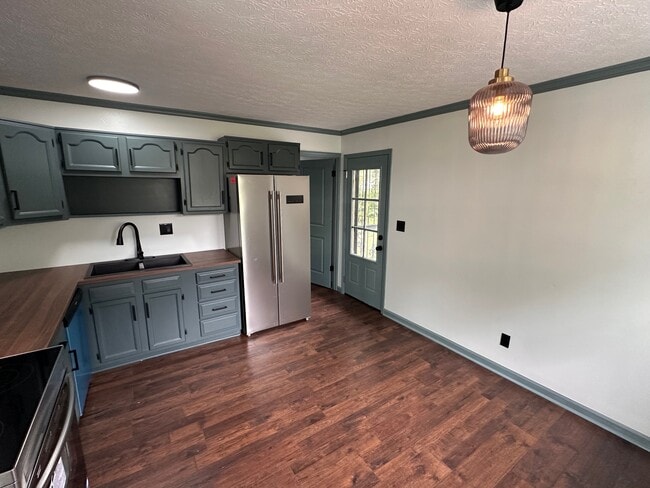Building Photo - 5102 Invicta Dr