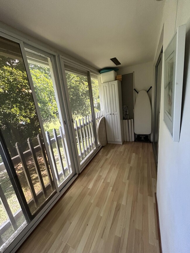 Building Photo - 570 Durham Cir