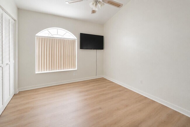 Building Photo - 202 Wedgewood Cir