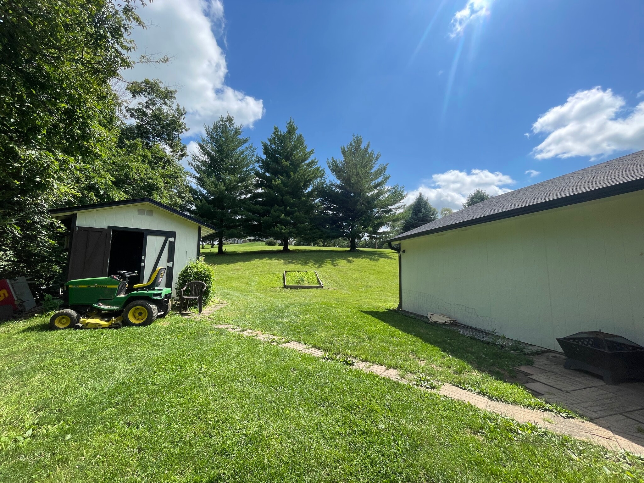 Building Photo - 13565 140th Ave