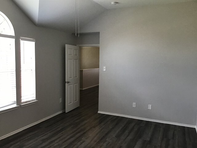 Building Photo - 5114 Chase Court Dr