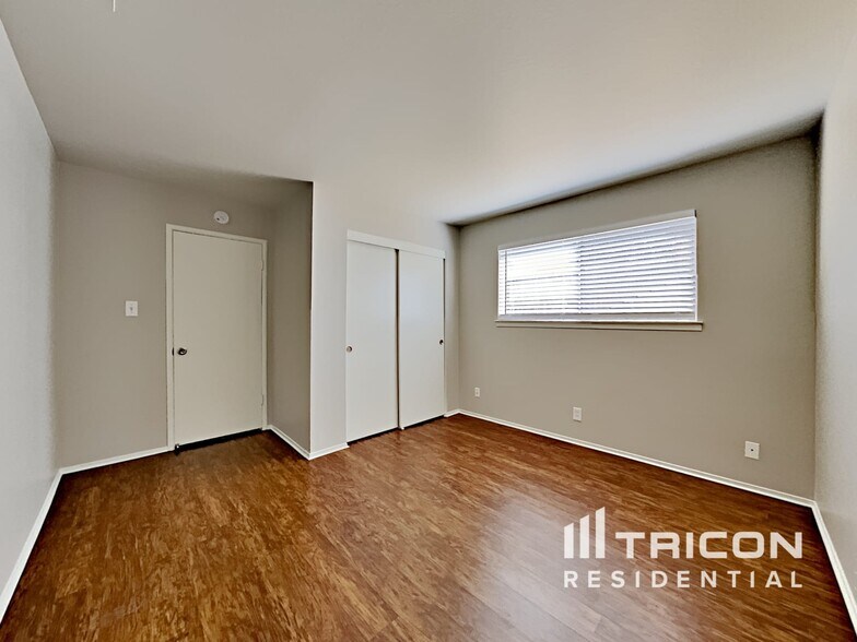 Building Photo - 7827 Charmette Way