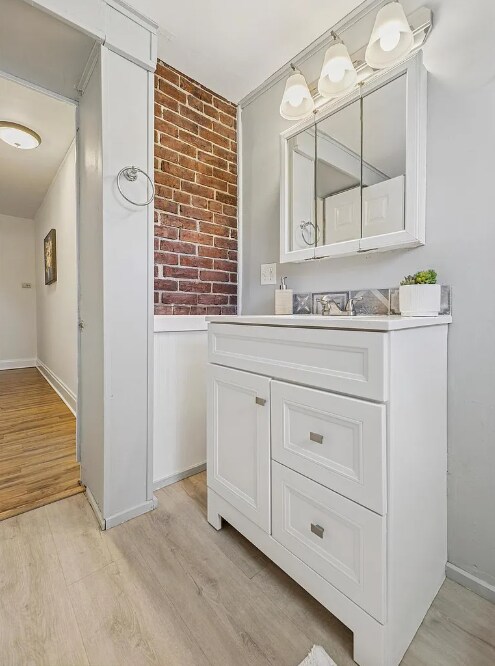 Building Photo - 108 Maple St