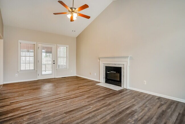 Building Photo - 125 Biltmore Dr