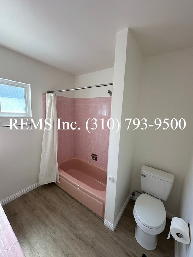 Building Photo - Beautifully Updated Home with 2-Car Garage & Large Bonus Family Room