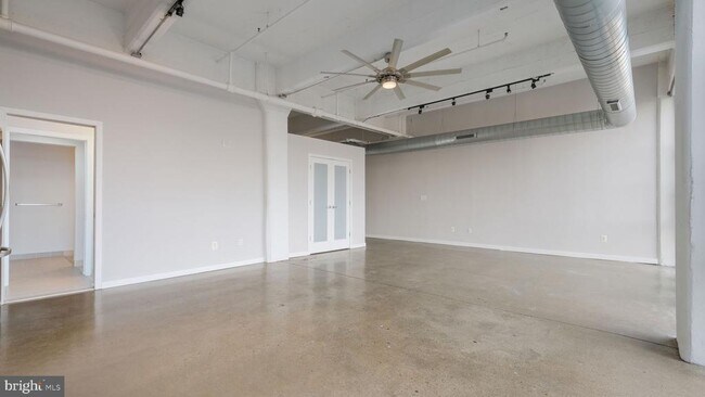 Building Photo - 444 N 4th St