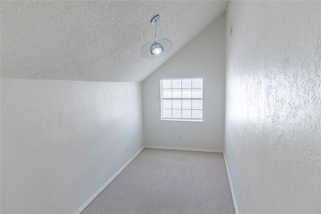 Building Photo - 12705 Hunters Chase Dr