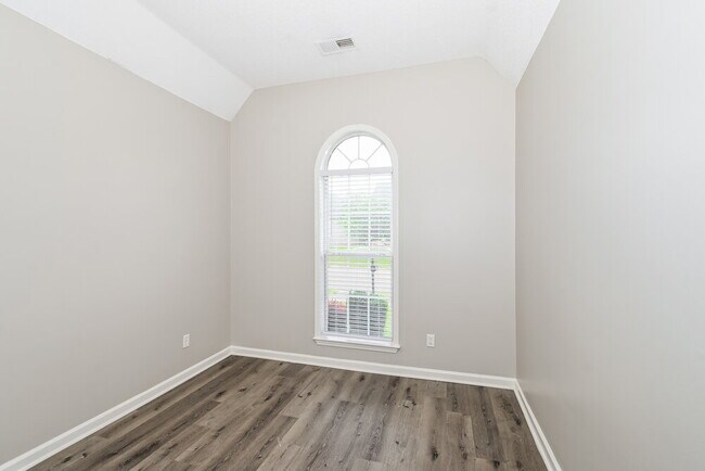 Building Photo - 1128 Averett Ln