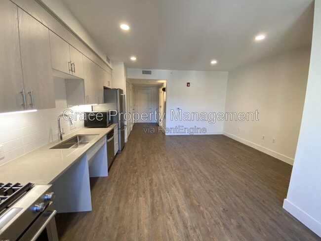 Building Photo - 431 E Bayaud Ave
