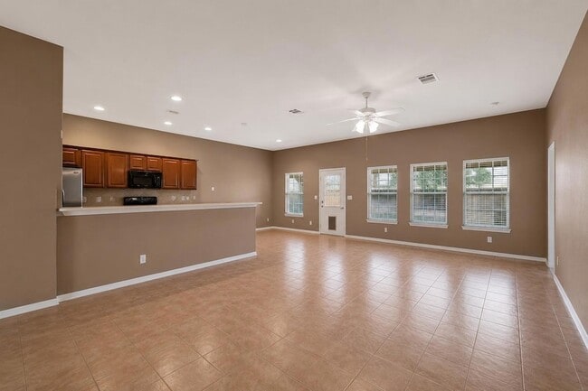 Building Photo - 354 Camelia Pkwy