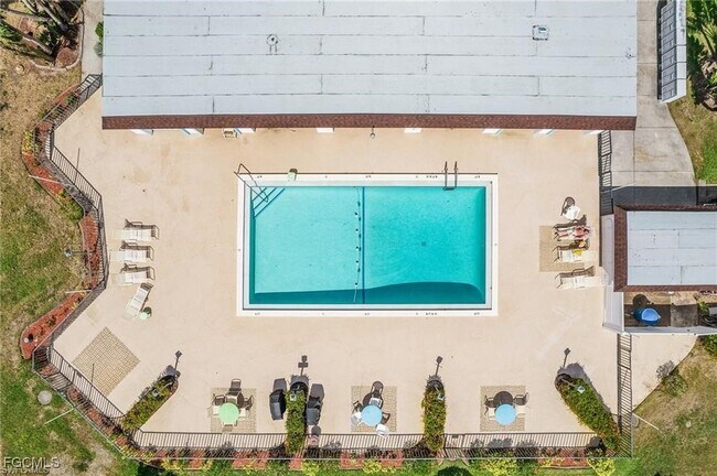 Building Photo - 2828 Jackson St