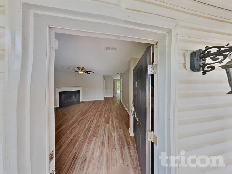 Building Photo - 1145 Langston Dr