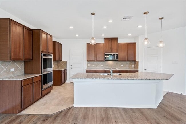 Building Photo - 210 McGinnis Trl