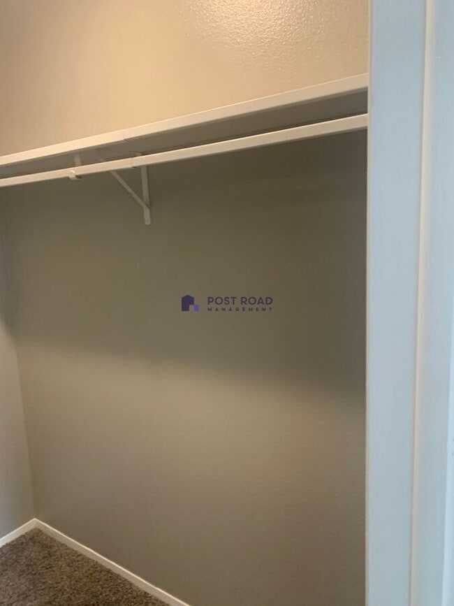 Building Photo - 2914 S Osage Ave