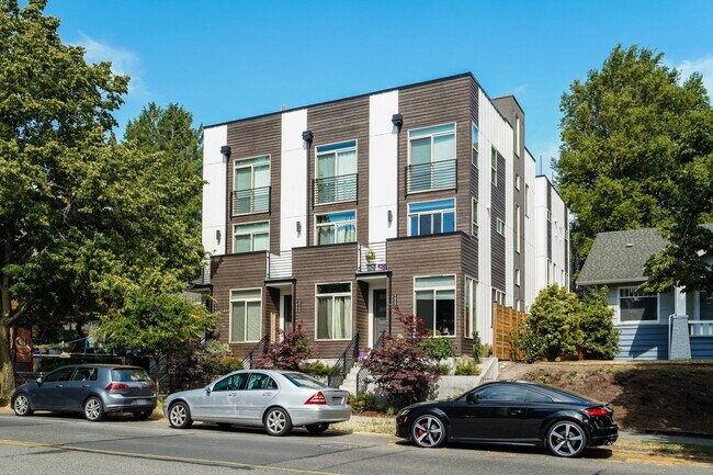 Building Photo - Stylish 3 Bedroom with Rooftop Decks and Dedicated Parking
