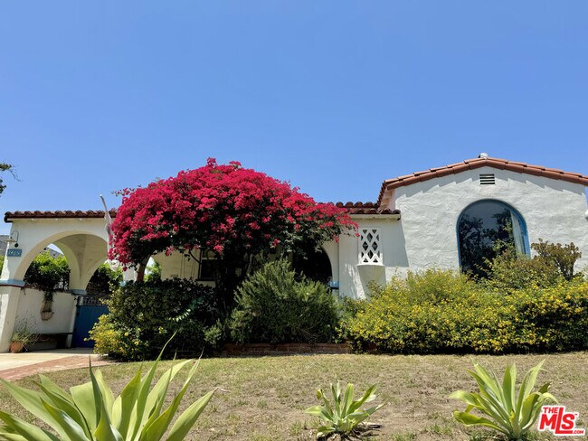 Primary Photo - 1405 Hillcrest Ave