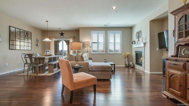 Building Photo - 2 Bed/2 Bath that is beyond expectations!!