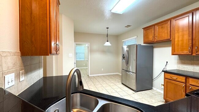 Building Photo - 8923 Willow Wind Ln