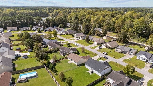 Building Photo - 131 Oakley Dr