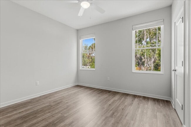 Building Photo - 516 SW 7th Pl