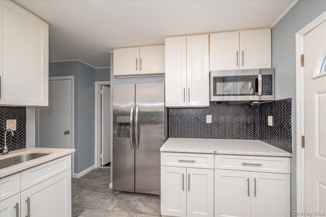 Building Photo - 54 Ketcham Ave