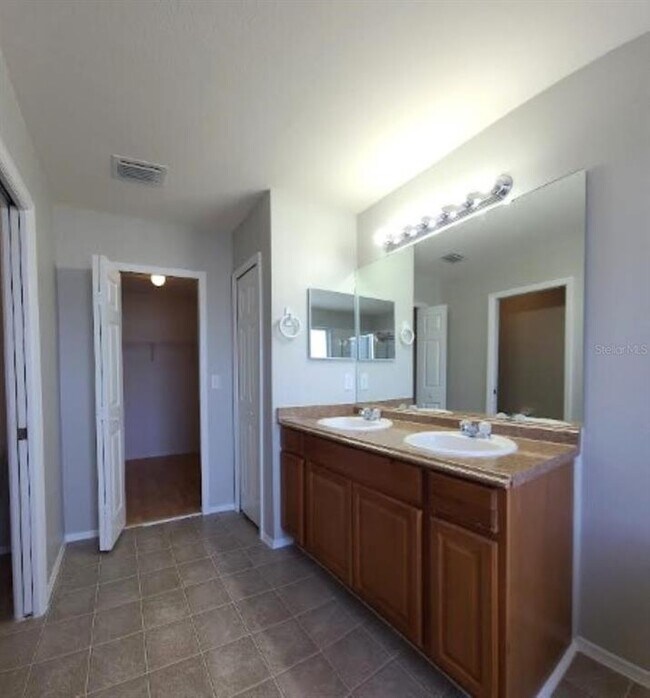 Building Photo - 1501 Rincon Dr