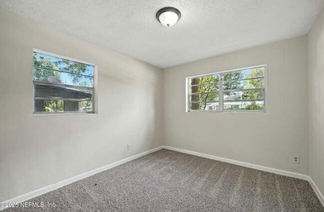 Building Photo - 1841 Debutante Dr