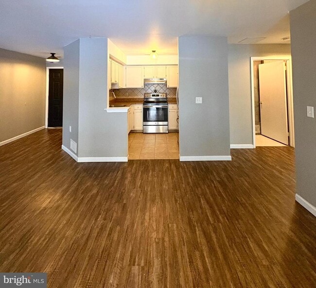 Building Photo - 416 Walden Cir