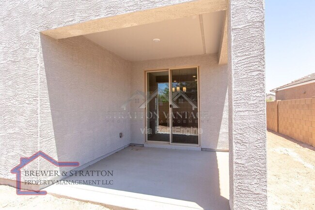 Building Photo - 827 W Nova Pl