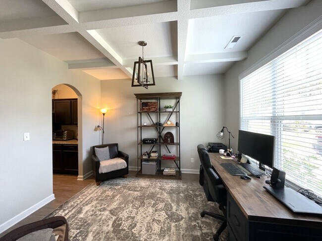 Building Photo - Cul-de-Sac, Spacious, and Comfort in a Prime Coastal Location