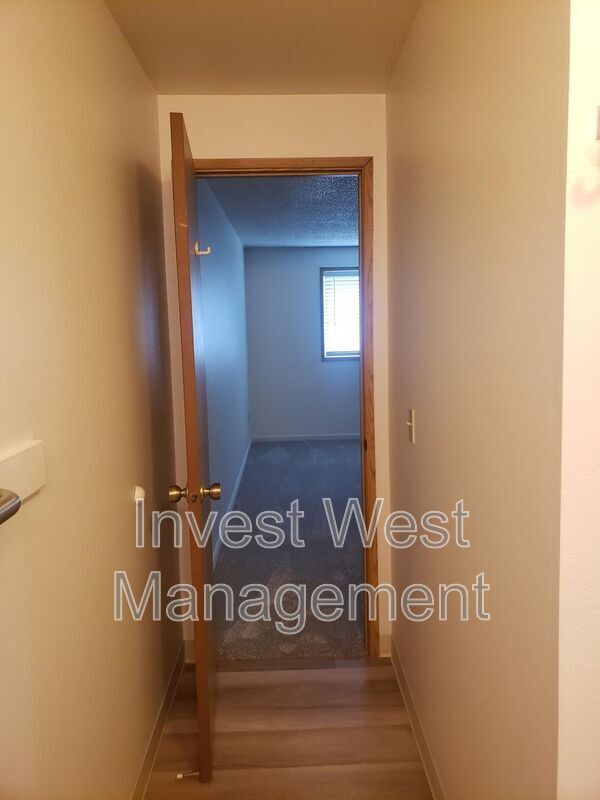 Building Photo - 1714 SE 145th Ct