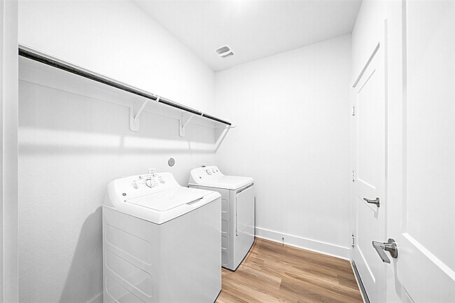 Building Photo - 21315 Mountain Haya Trl