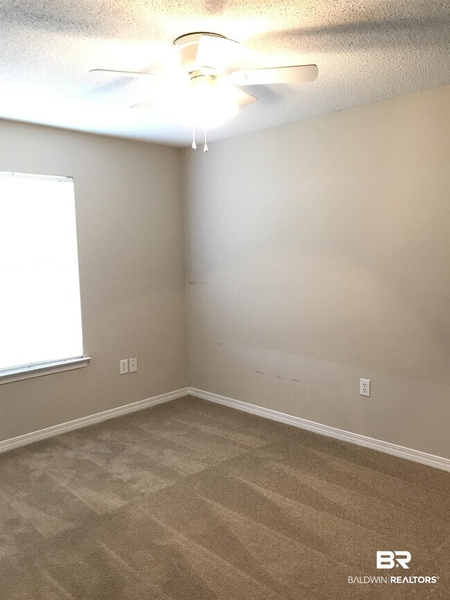 Building Photo - 25855 Argonne Dr